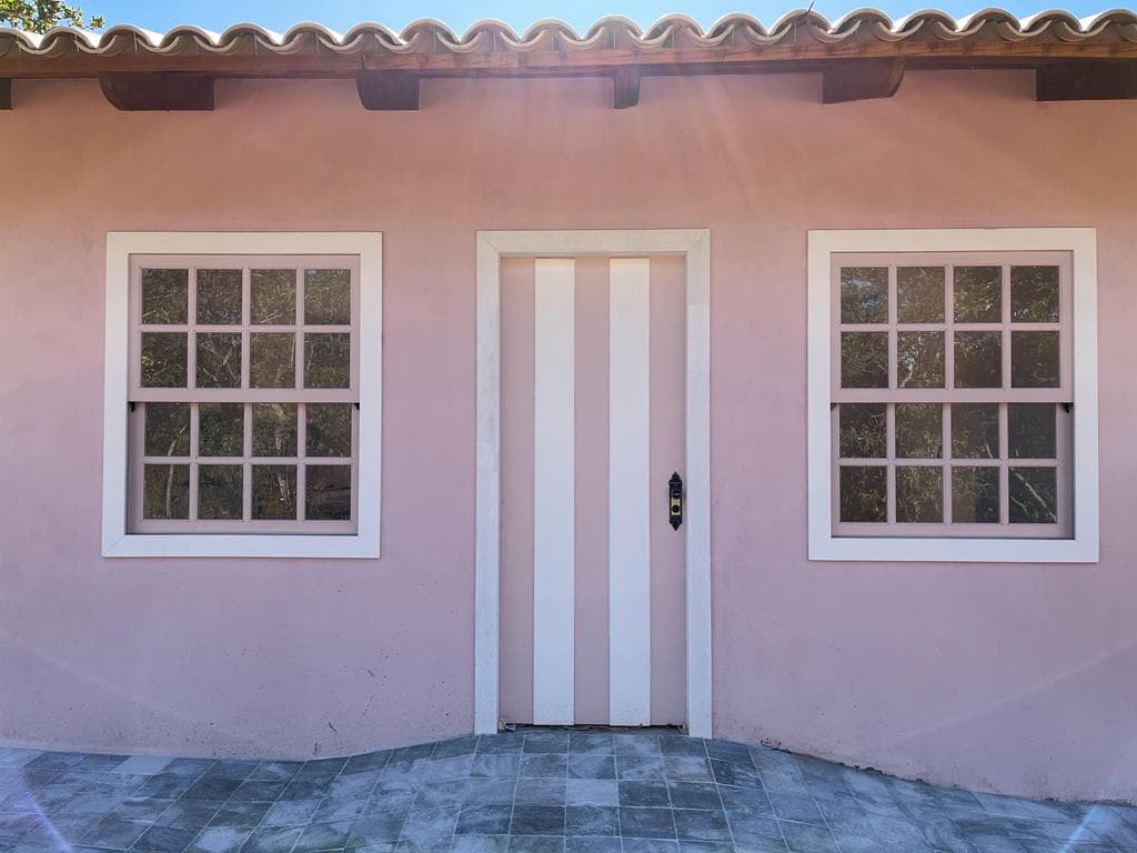 Fachada da Casa Ipê Rosa